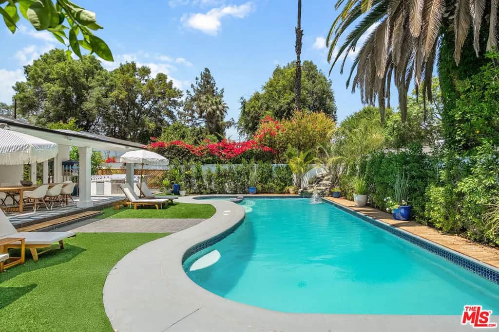 5614 Ponce Avenue, Woodland Hills, CA — listing photo 1