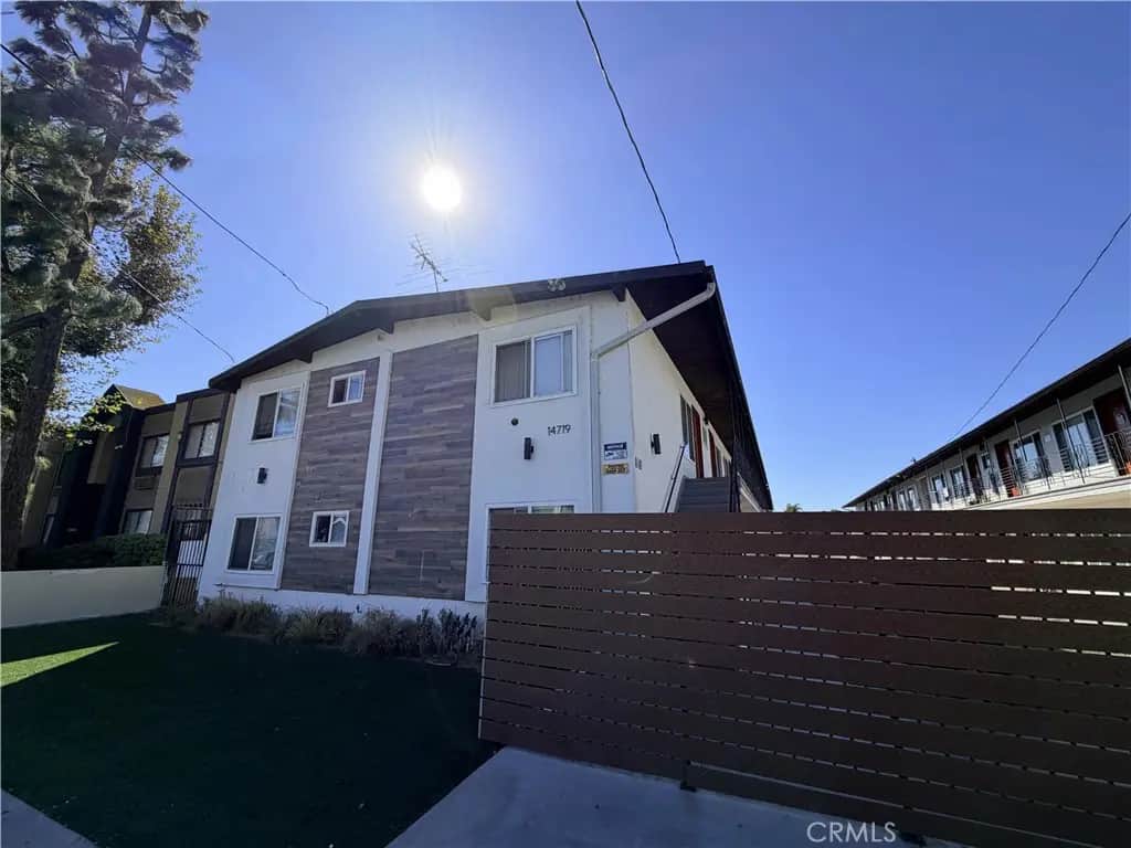 14715 Chadron Avenue 16, Gardena, CA — listing photo 1