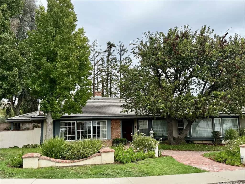 22271 Craggy View, Chatsworth, CA — listing photo 1