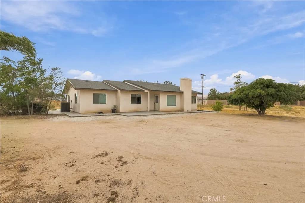 2154 W Avenue M12, Palmdale, CA — listing photo 1