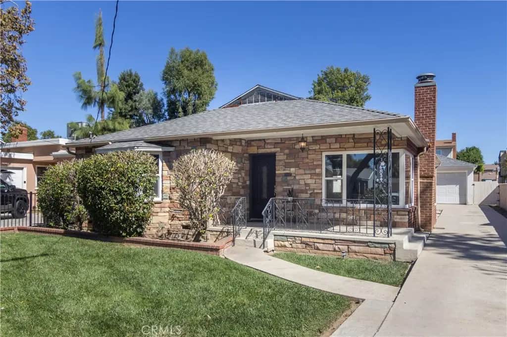 6834 Forbes, Lake Balboa, CA — listing photo 1
