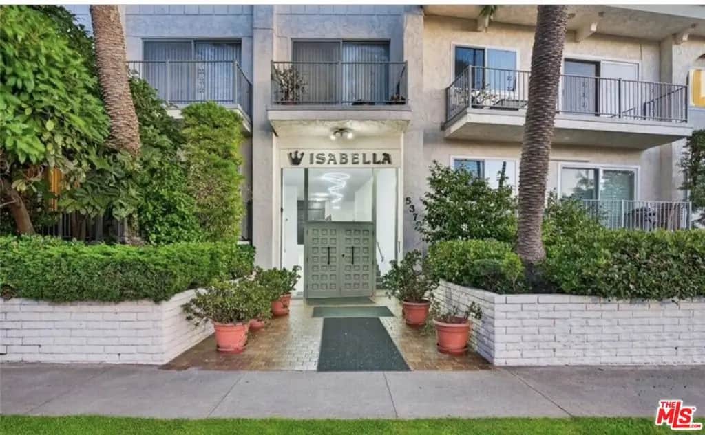 5376 Fairview Boulevard 104, Los Angeles, CA — listing photo 1
