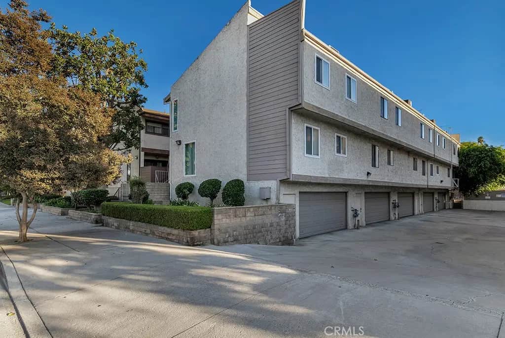 7240 Shirley 102, Reseda, CA — listing photo 1