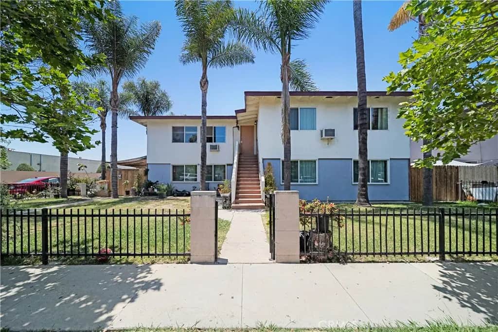 2516 S Baker, Santa Ana, CA — listing photo 1