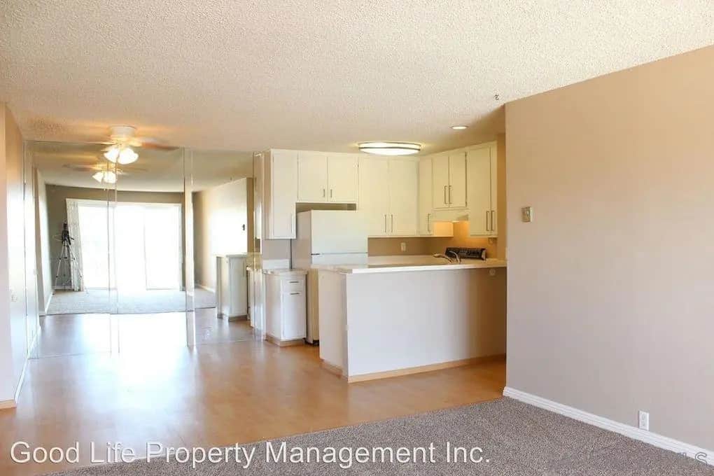 1855 Diamond 5-211, San Diego, CA — listing photo 1