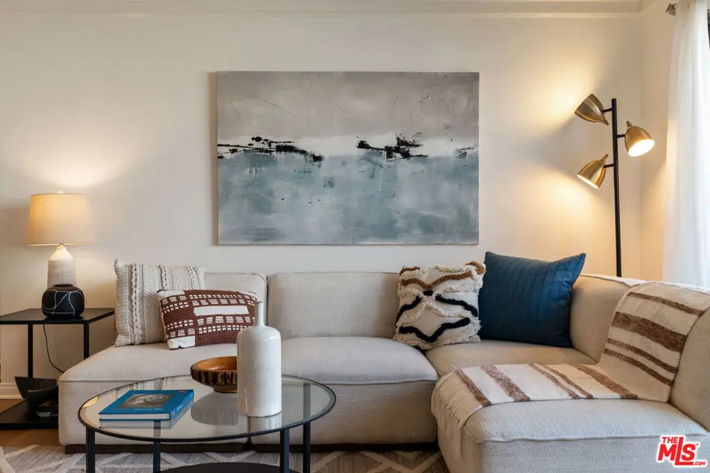 1021 12th Street 203, Santa Monica, CA — listing photo 1