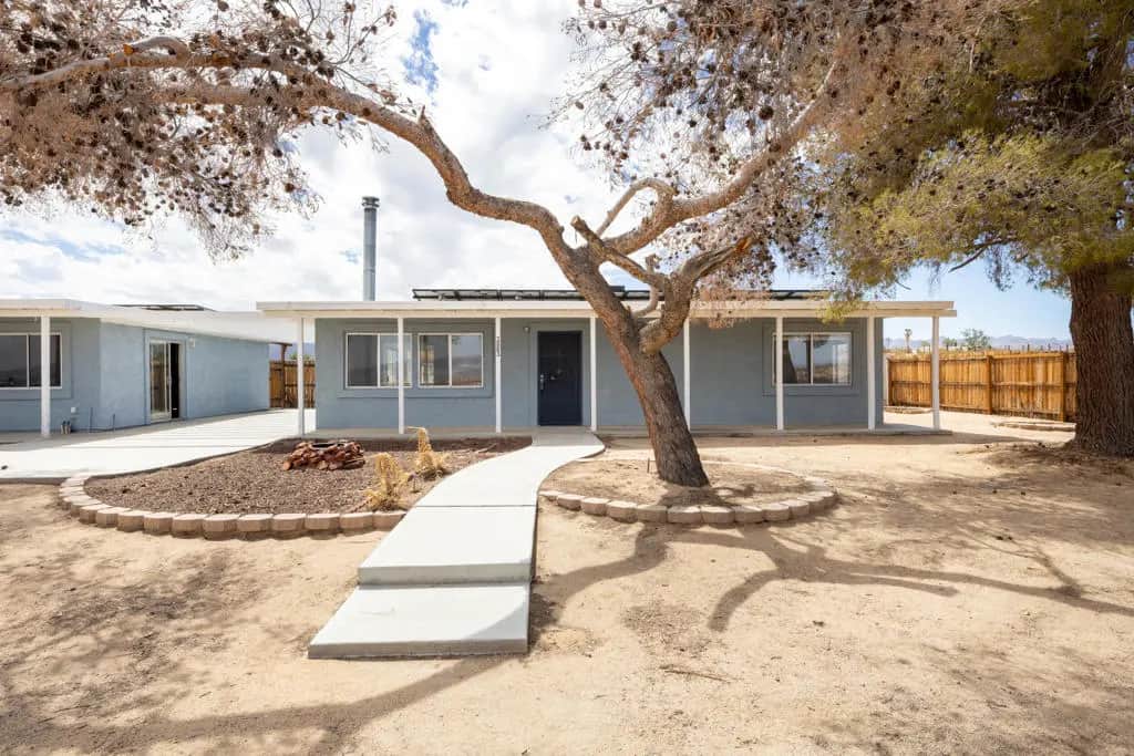 3883 Hilltop Drive, 29 Palms, CA — listing photo 1