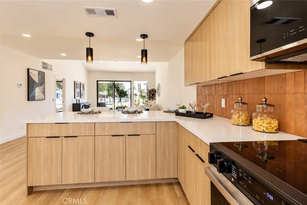 1012 Saint Thomas, Palm Springs, CA — listing photo 1