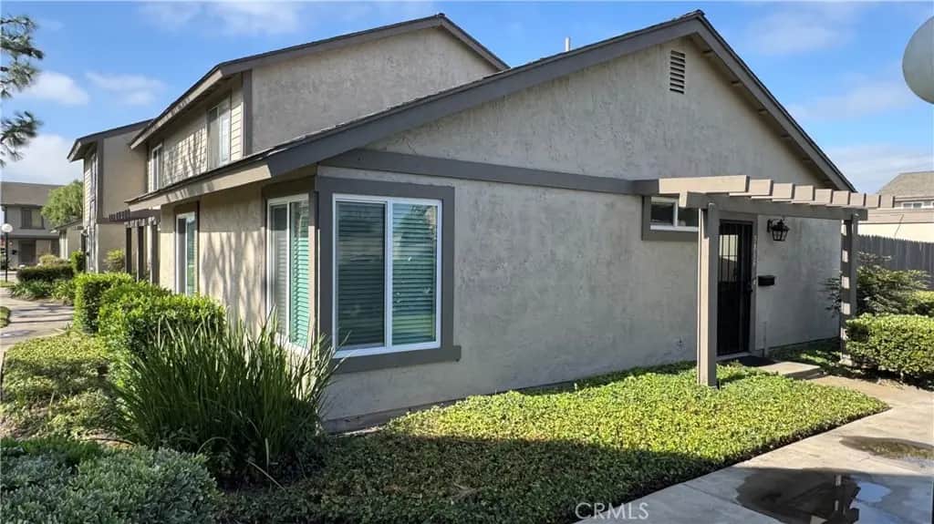 581 W Alton G, Santa Ana, CA — listing photo 1