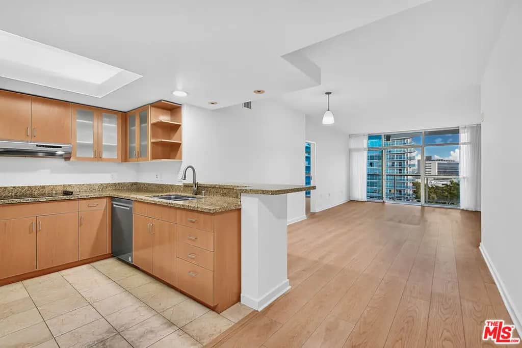 13700 Marina Pointe Drive 932, Marina Del Rey, CA — listing photo 1
