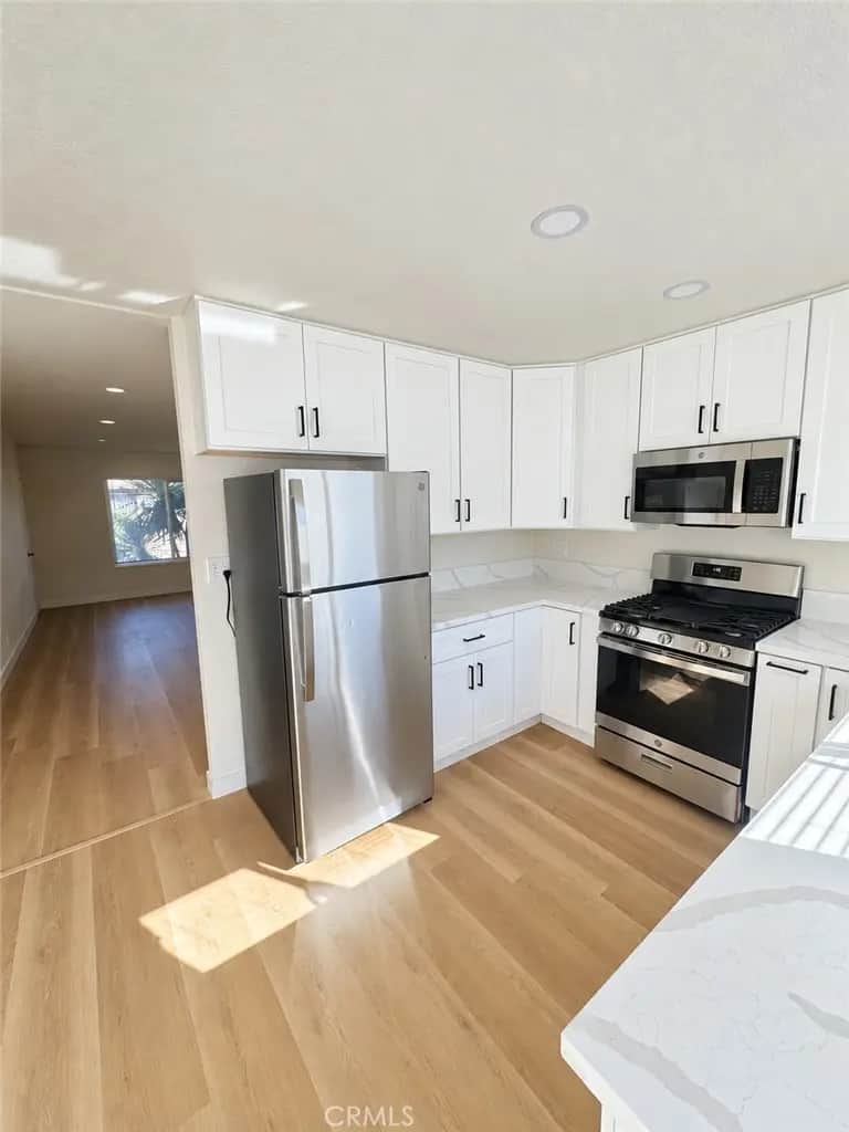 2262 W Colchester Drive E, Anaheim, CA — listing photo 1