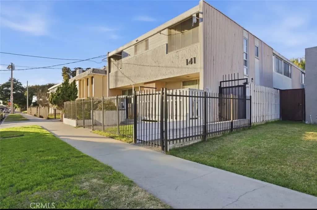 141 W Hillcrest, Inglewood, CA — listing photo 1