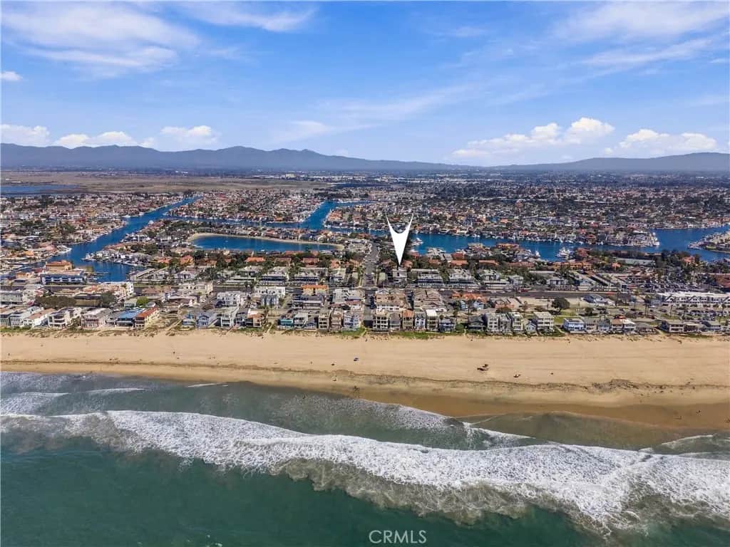 17042 Pacific Coast Highway 201, Huntington Beach, CA — listing photo 1