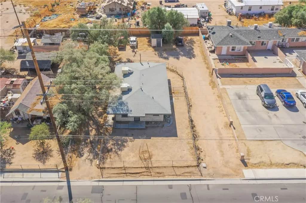 529 W Church Avenue, Ridgecrest, CA — listing photo 1