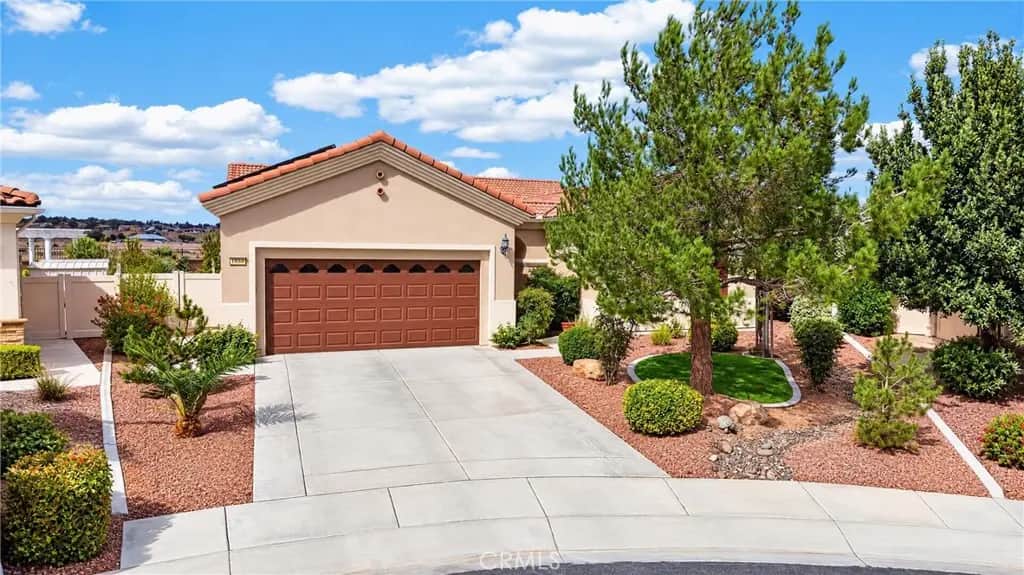 19358 Glaslyn Court, Apple Valley, CA — listing photo 1