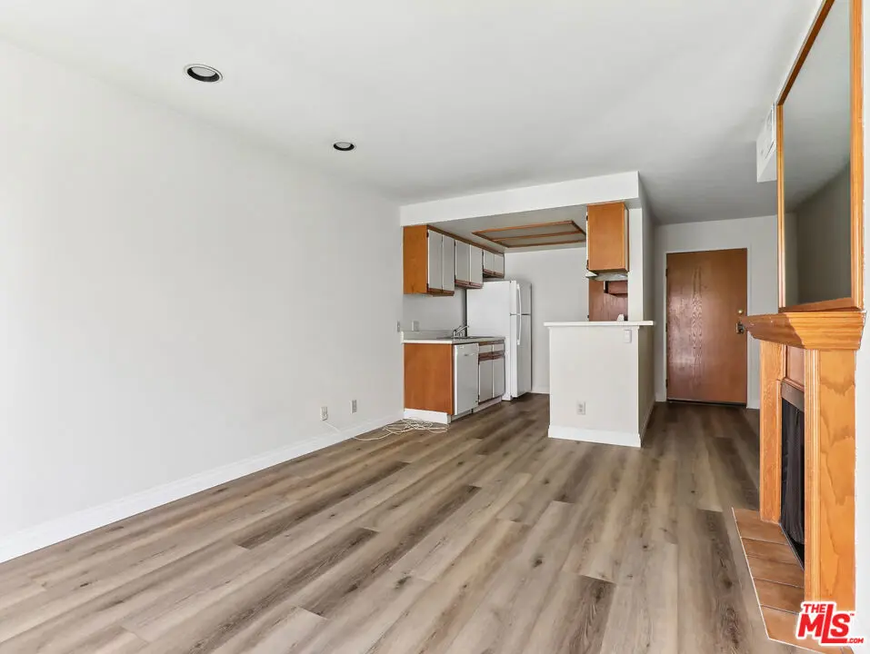 1519 N Martel Avenue 206, Los Angeles, CA — listing photo 1
