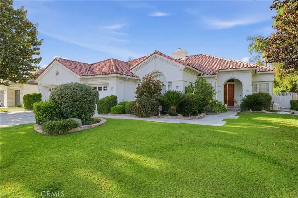 10908 Rockridge, Bakersfield, CA — listing photo 1