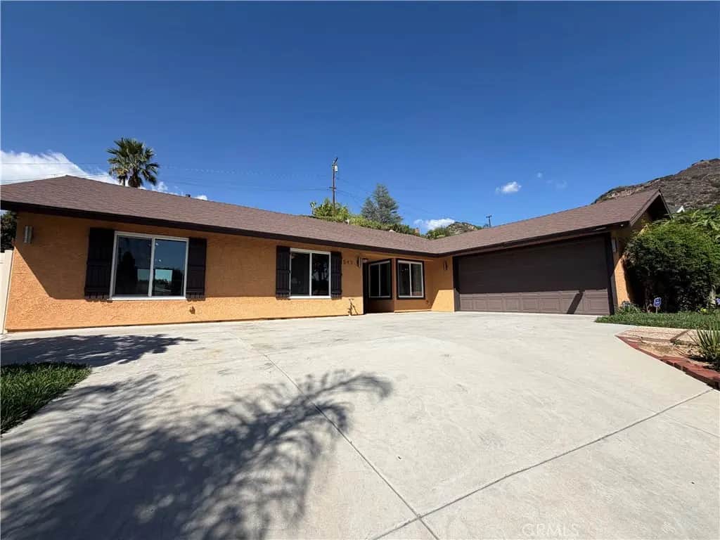 1543 N Hilltop, Azusa, CA — listing photo 1