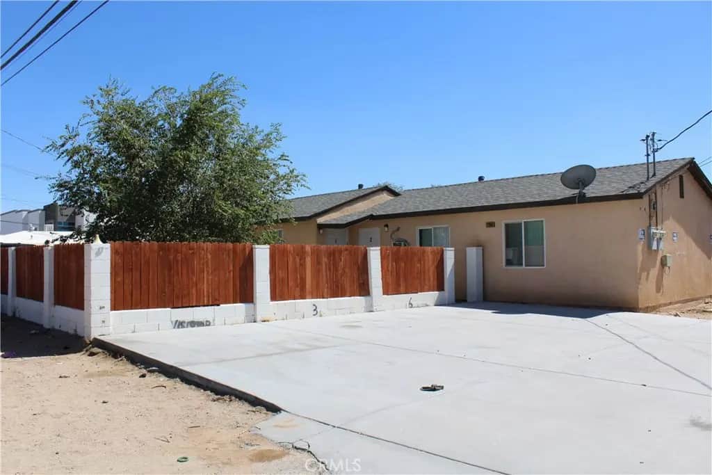 12069 Chamberlaine, Adelanto, CA — listing photo 1