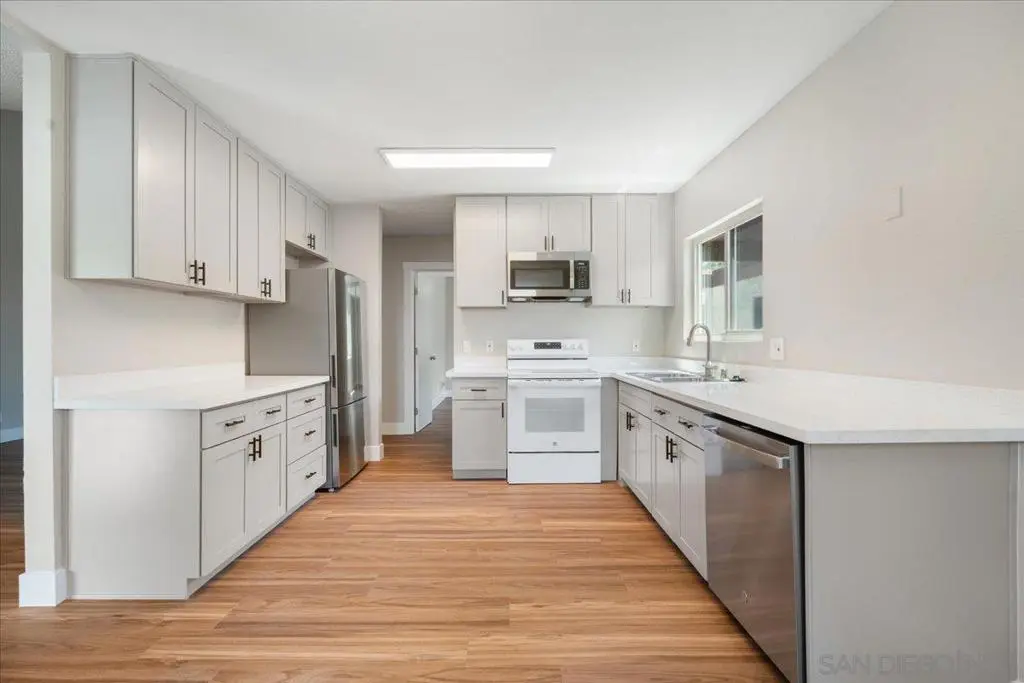 5473 Adobe Falls Rd 9, San Diego, CA — listing photo 1