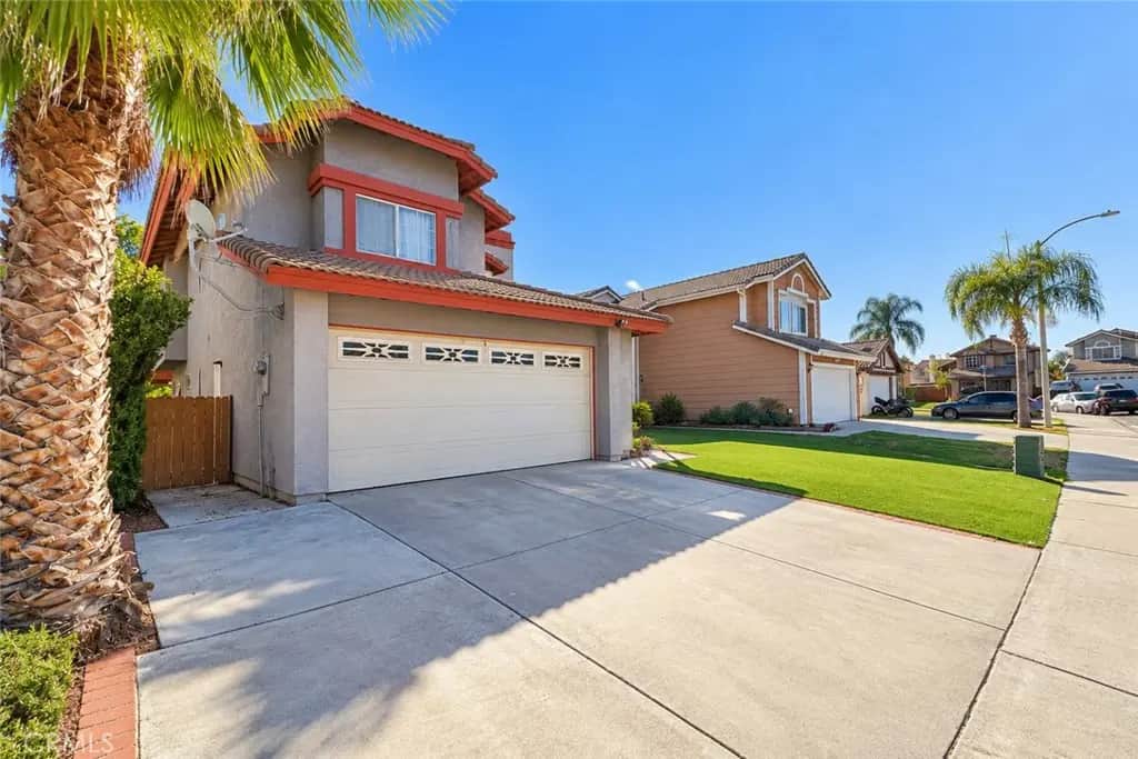 945 Dolphin Drive, Perris, CA — listing photo 1