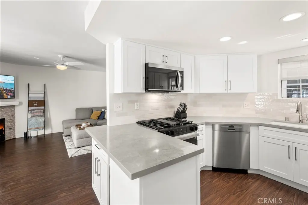 2542 Back Bay Loop 30, Costa Mesa, CA — listing photo 1