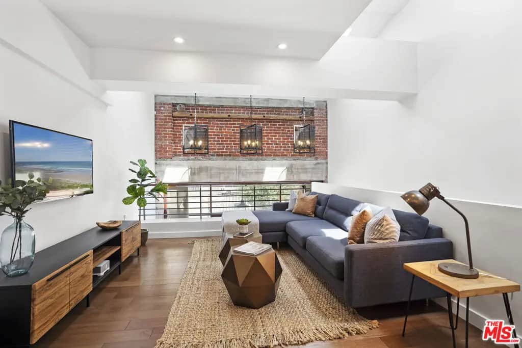 940 E 2nd Street 17, Los Angeles, CA — listing photo 1