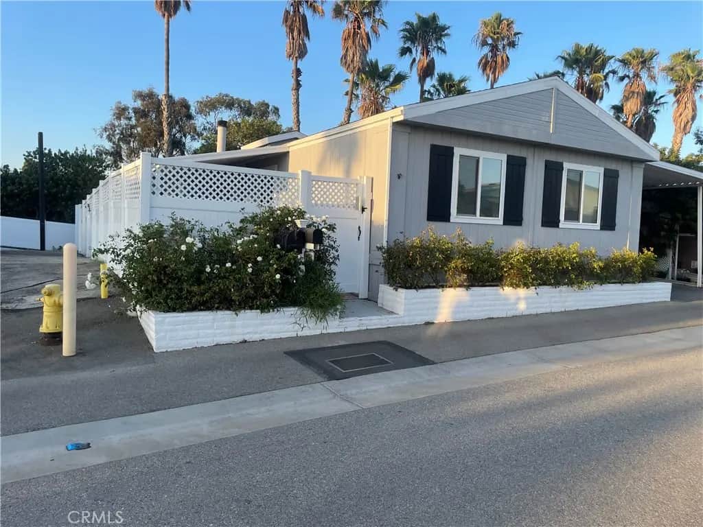 6233 E Sea Breeze Drive 17, Long Beach, CA — listing photo 1