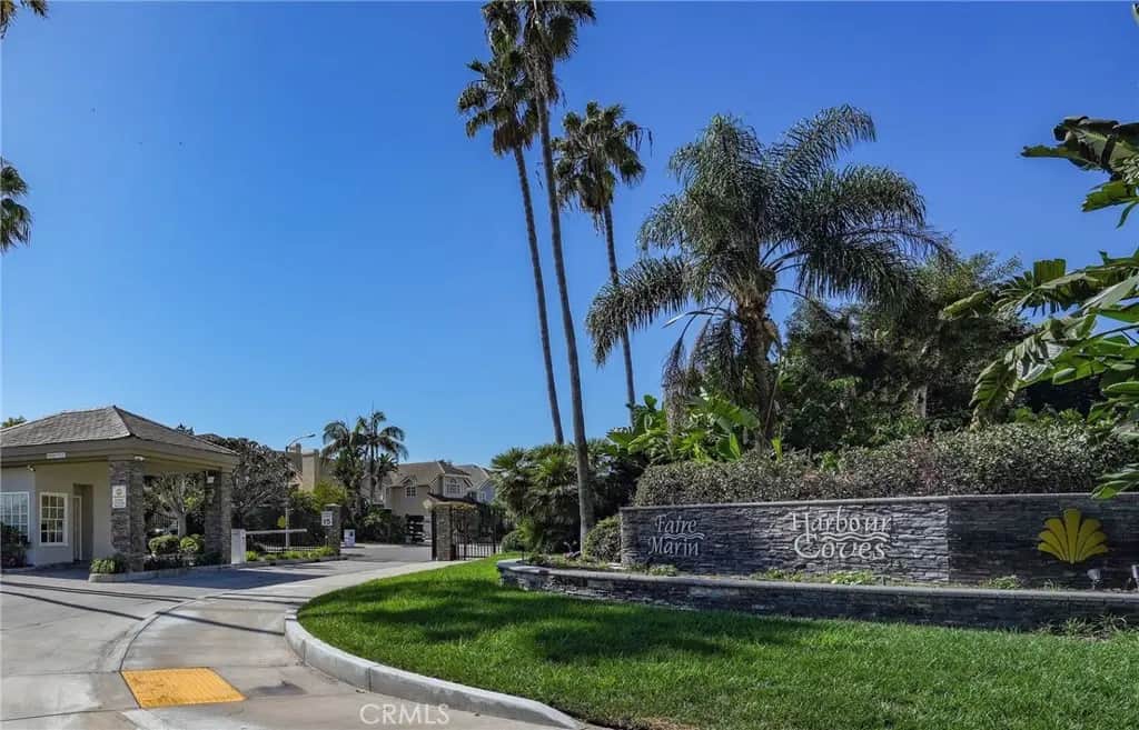 16261 Santa Barbara Lane, Huntington Beach, CA — listing photo 1