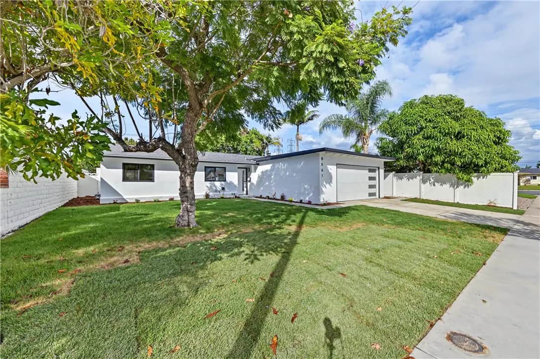 8561 Donald Circle, Huntington Beach, CA — listing photo 1