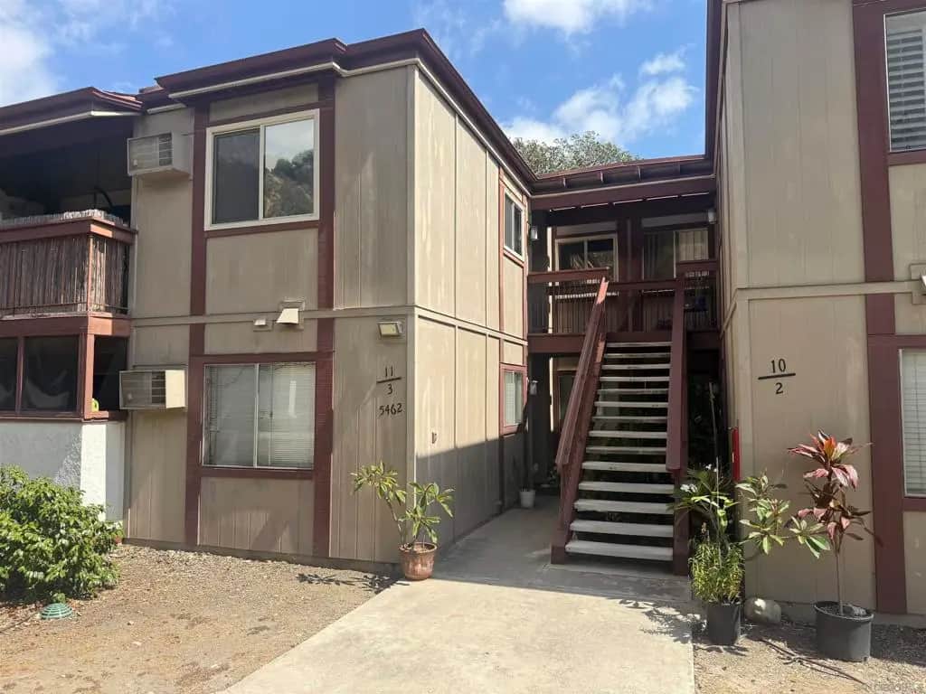 5462 Adobe Falls Rd 11, San Diego, CA — listing photo 1