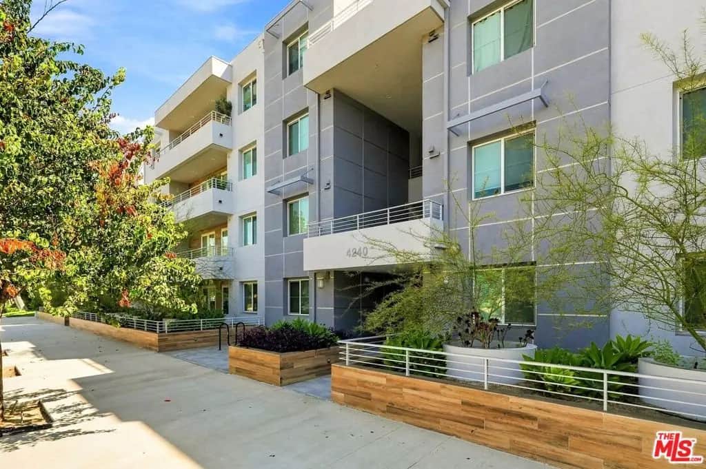 4240 Laurel Canyon Boulevard 305-3, Studio City, CA — listing photo 1