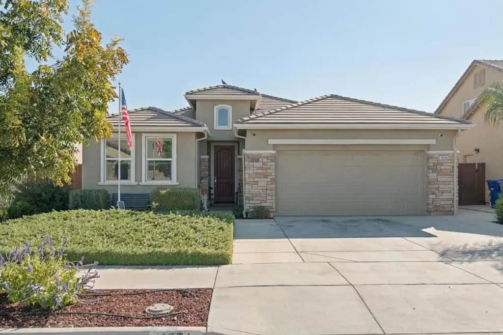 1874 Summit Drive, Los Banos, CA — listing photo 1