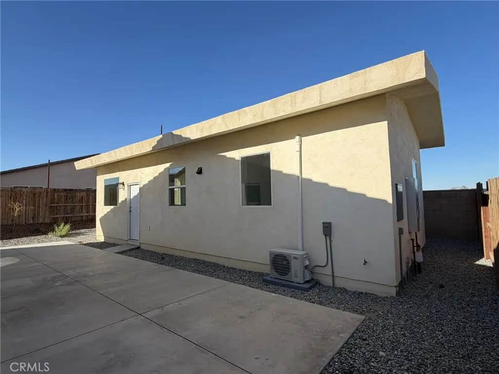 11516 Juliana, Adelanto, CA — listing photo 1