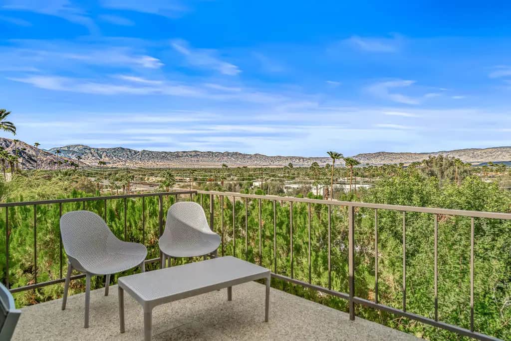 2002 Southridge Drive, Palm Springs, CA — listing photo 1