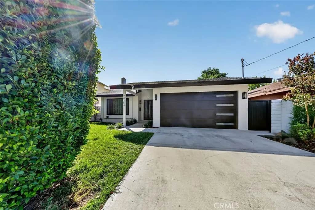 20254 Leadwell Street, Canoga Park, CA — listing photo 1