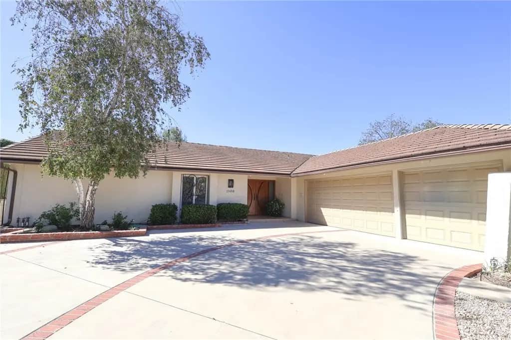 22458 Calipatria Drive, Calabasas, CA — listing photo 1