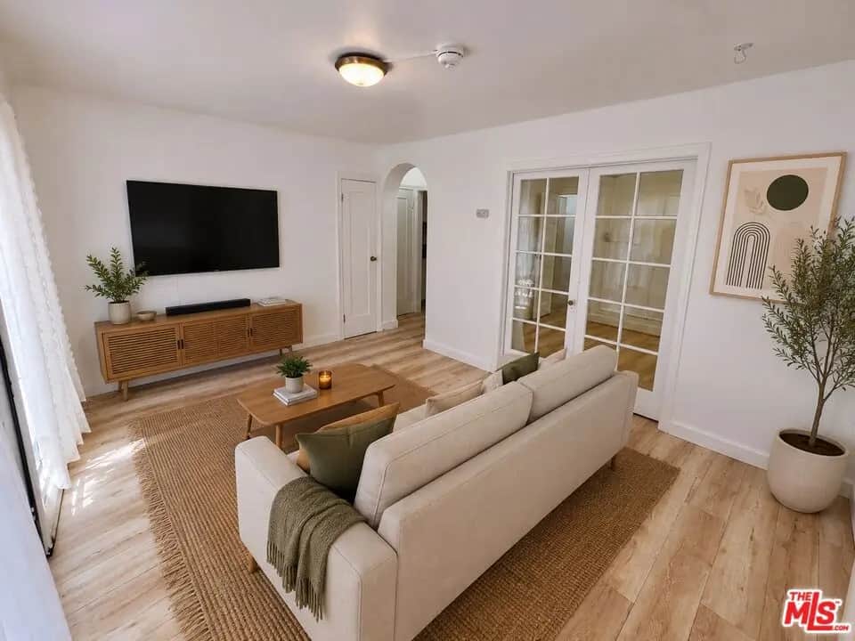 934 1/2 S Berendo Street, Los Angeles, CA — listing photo 1
