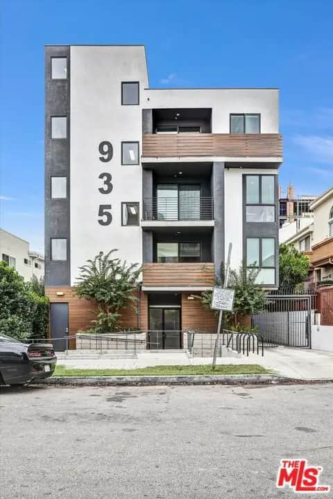 935 N Hudson Avenue 402, Los Angeles, CA — listing photo 1