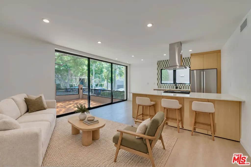 1223 Havenhurst Drive 1, West Hollywood, CA — listing photo 1