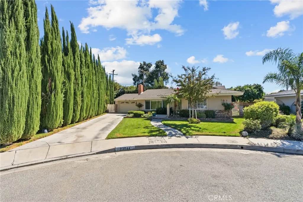 23044 Hilse, Newhall, CA — listing photo 1