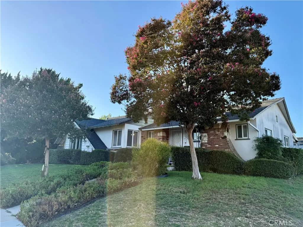 20701 Stagg, Canoga Park, CA — listing photo 1