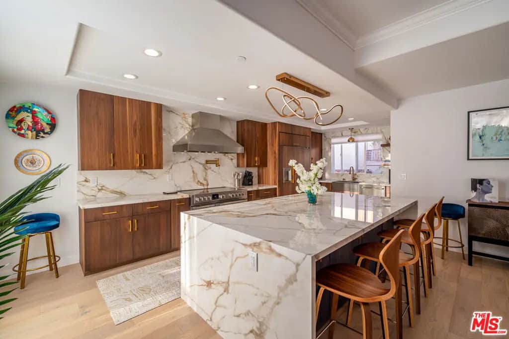 706 11th Street, Hermosa Beach, CA — listing photo 1
