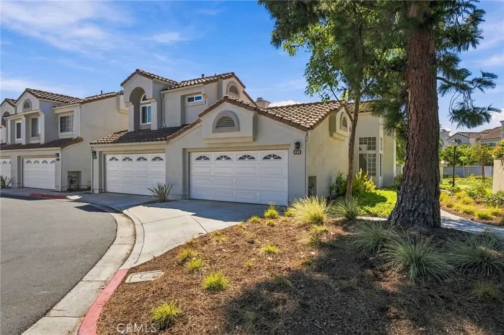 172 Almador, Irvine, CA — listing photo 1