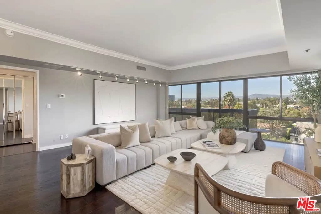 10445 Wilshire Boulevard 703, Los Angeles, CA — listing photo 1
