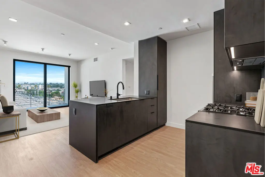 3688 Overland Avenue 701, Los Angeles, CA — listing photo 1
