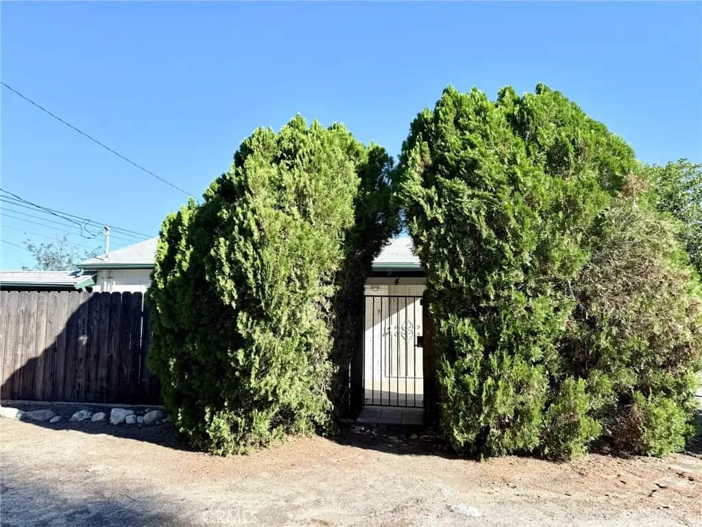 2279 Mentone 4, Mentone, CA — listing photo 1