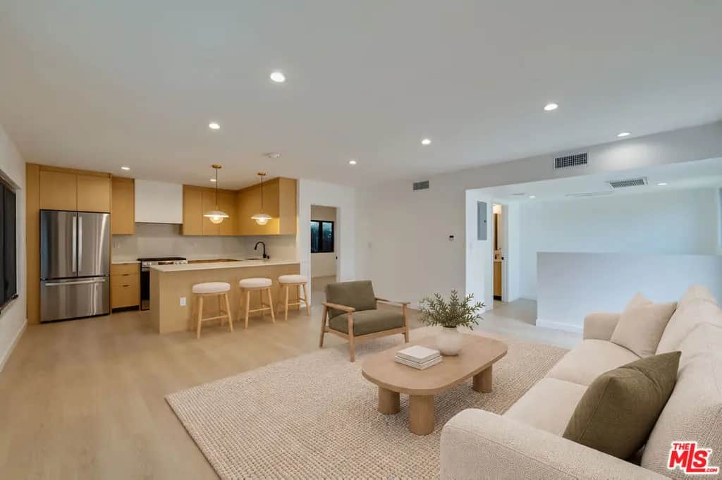 1223 Havenhurst Drive 3, West Hollywood, CA — listing photo 1