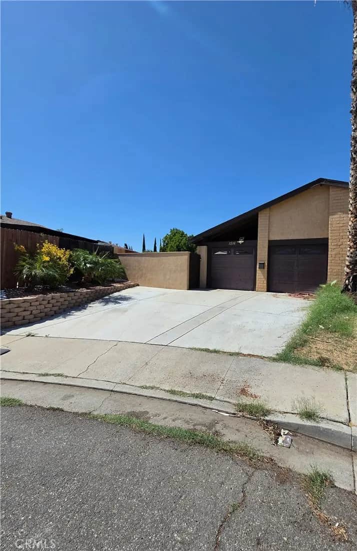 1216 Hampton Circle, Corona, CA — listing photo 1