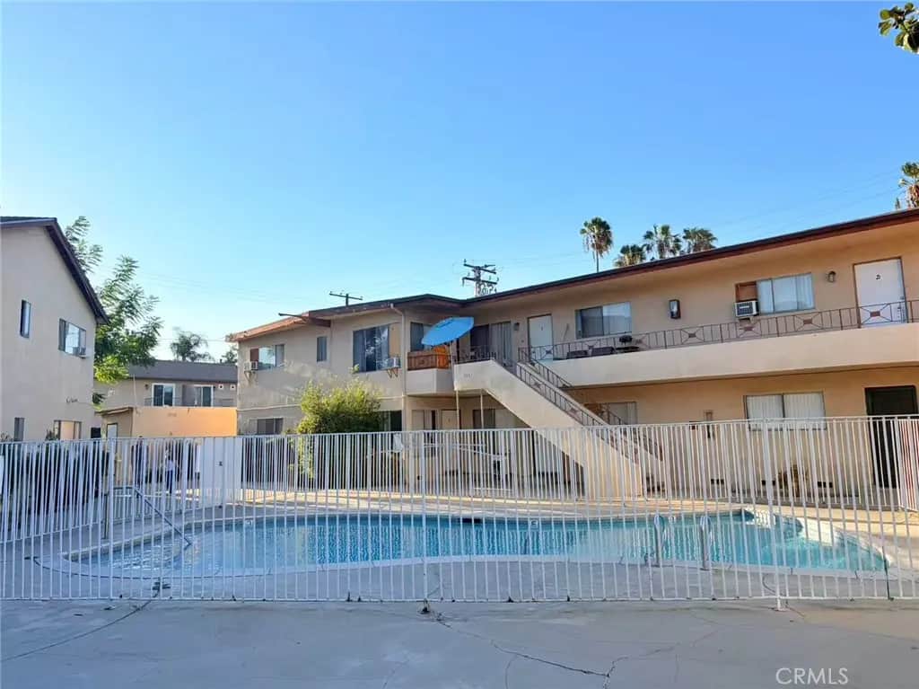 559 W Alpine St C, Upland, CA — listing photo 1